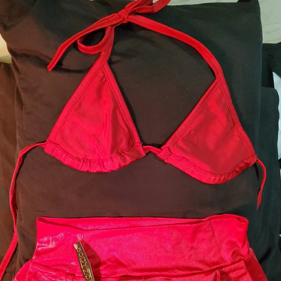 Red Triangle Bathing Suit Top NWOT - Picture 2 of 2